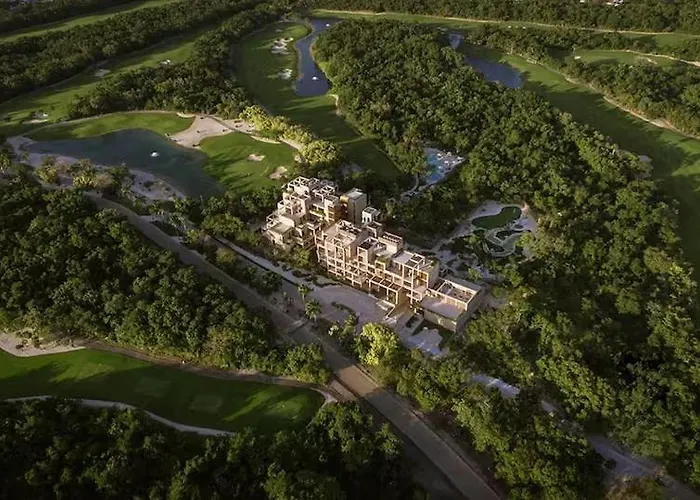 Corasol 2 Bedroom In Club Access 7 Min To Pools Gym Golf * Playa del Carmen